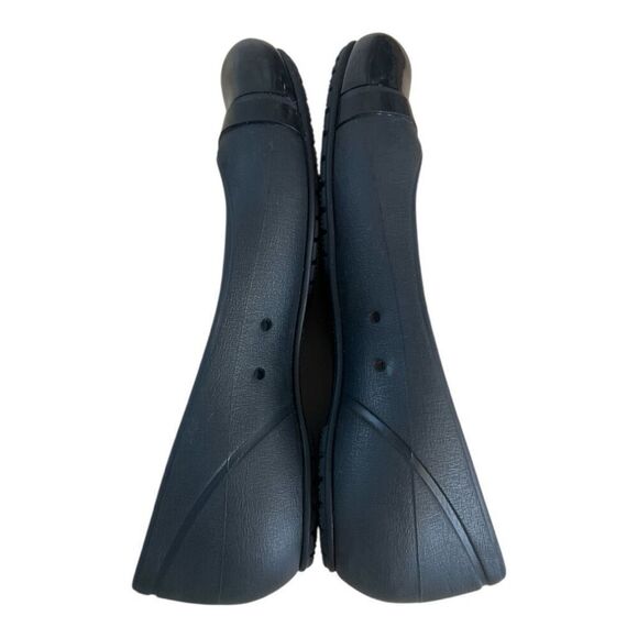 Crocs Womens Black Shiny Cap Toe Flat Ballet Slip On Shoes Work Size 9 - Picture 4 of 11